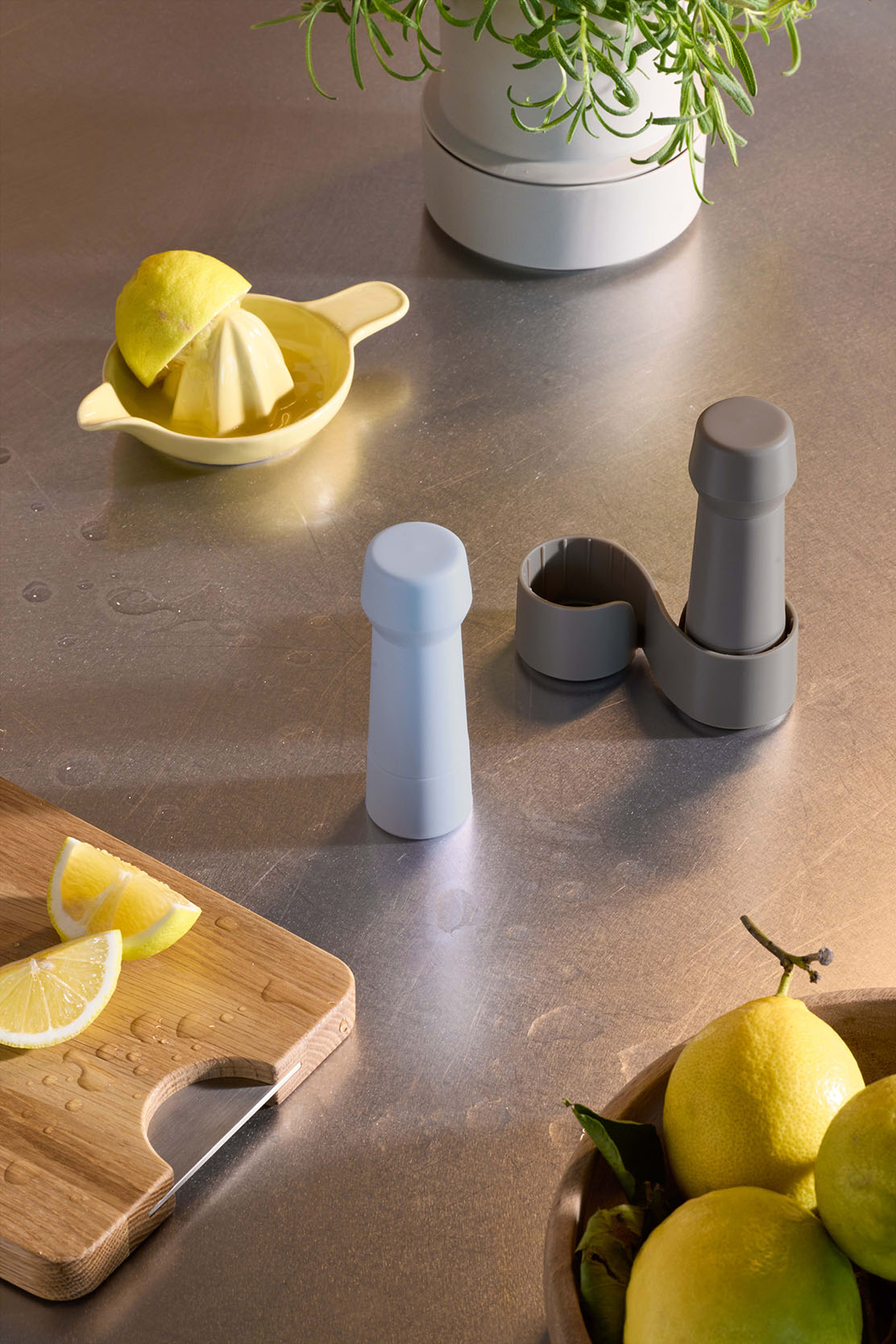 Amsterdam To-Go, Warm Gray / Sky Blue