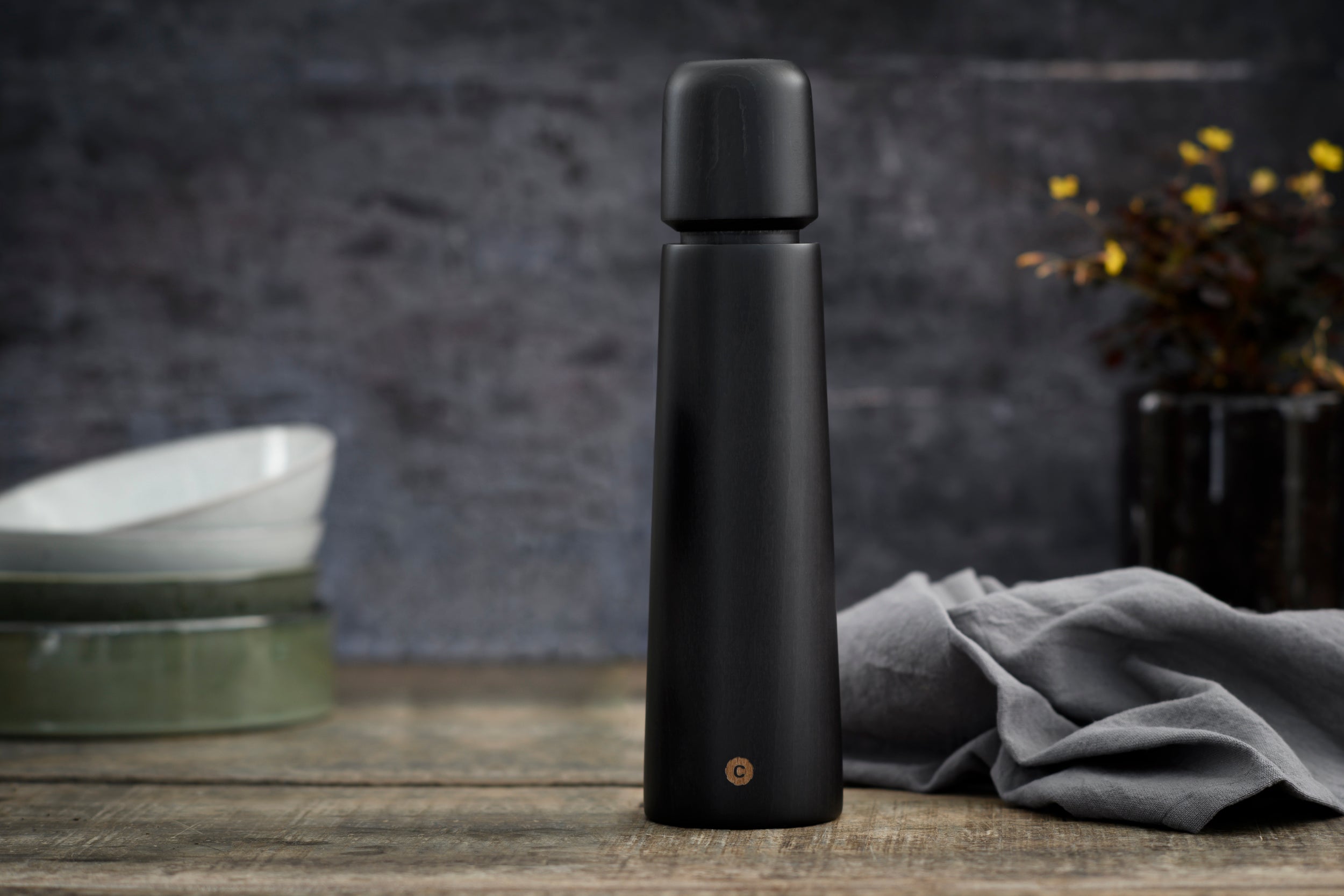 Stockholm, black 27cm