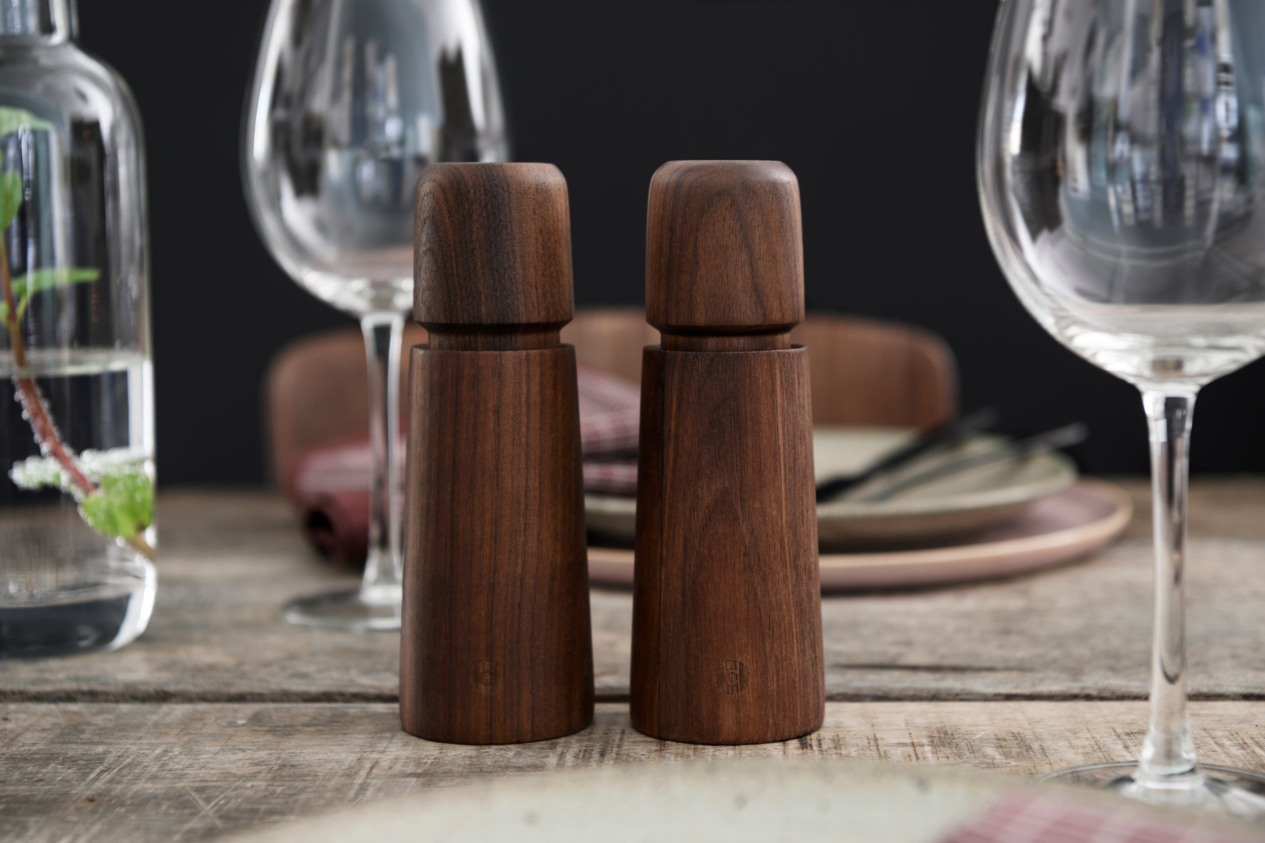 Stockholm, walnut 17cm