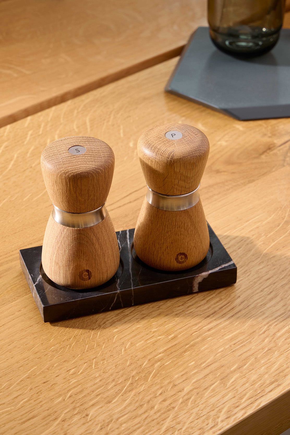 TABLETOPPER, sort marmor 2